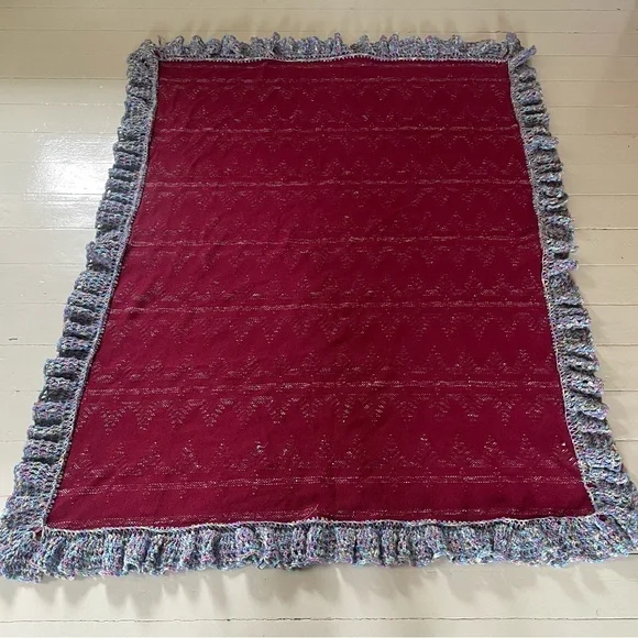 Vintage Crochet Ruffle Hem Handmade Blanket chevron stripe